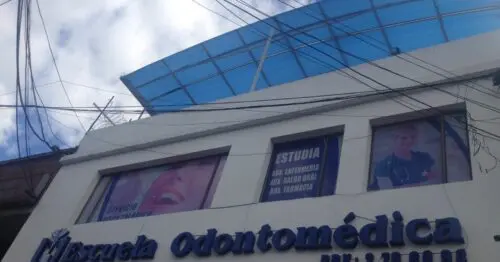 ESCUELA ODONTOMEDICA LA ESPERANZA SUR ESCUELA ODONTOMEDICA LA ESPERANZA SUR
